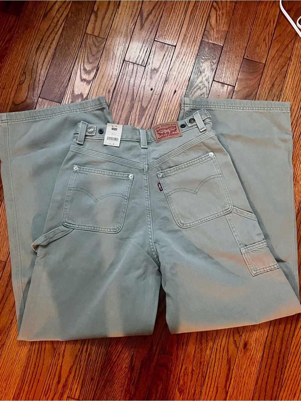 NWT Levi Jeans - Picture 10 of 10